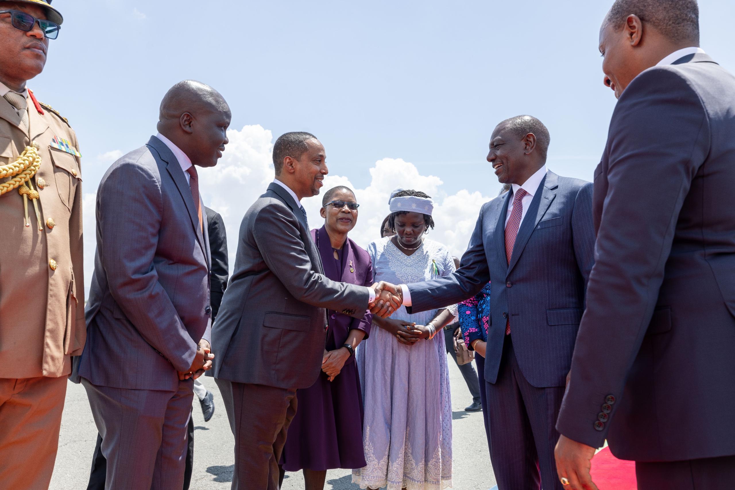 [PHOTOS]: Ruto arrives in Tanzania for EAC forum