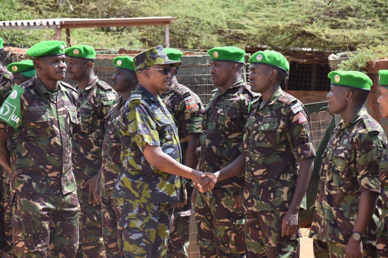 General Kahariri visits KDF troops in Somalia