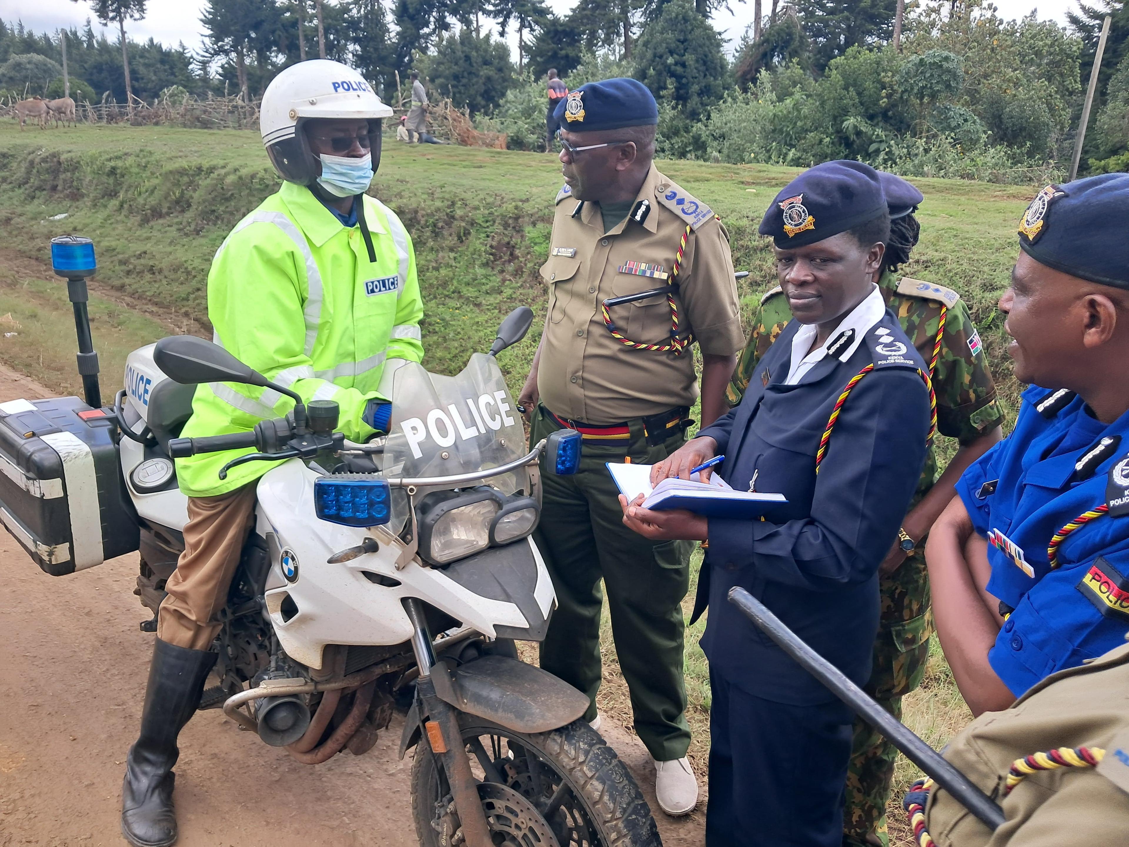 [PHOTOS] Top police bosses monitor traffic along Nairobi-Naivasha Highway