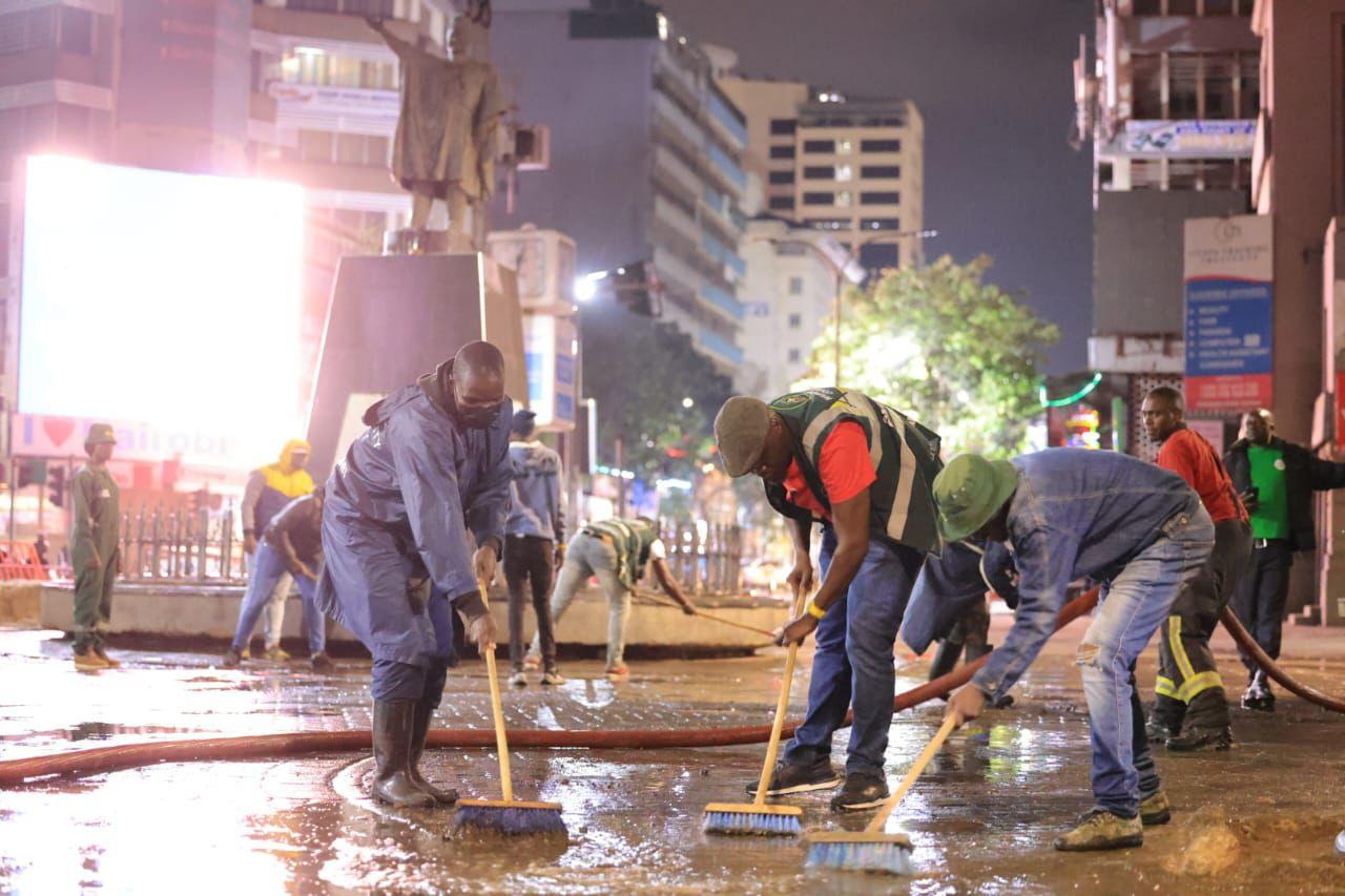 Sakaja leads overnight cleanup in Nairobi CBD