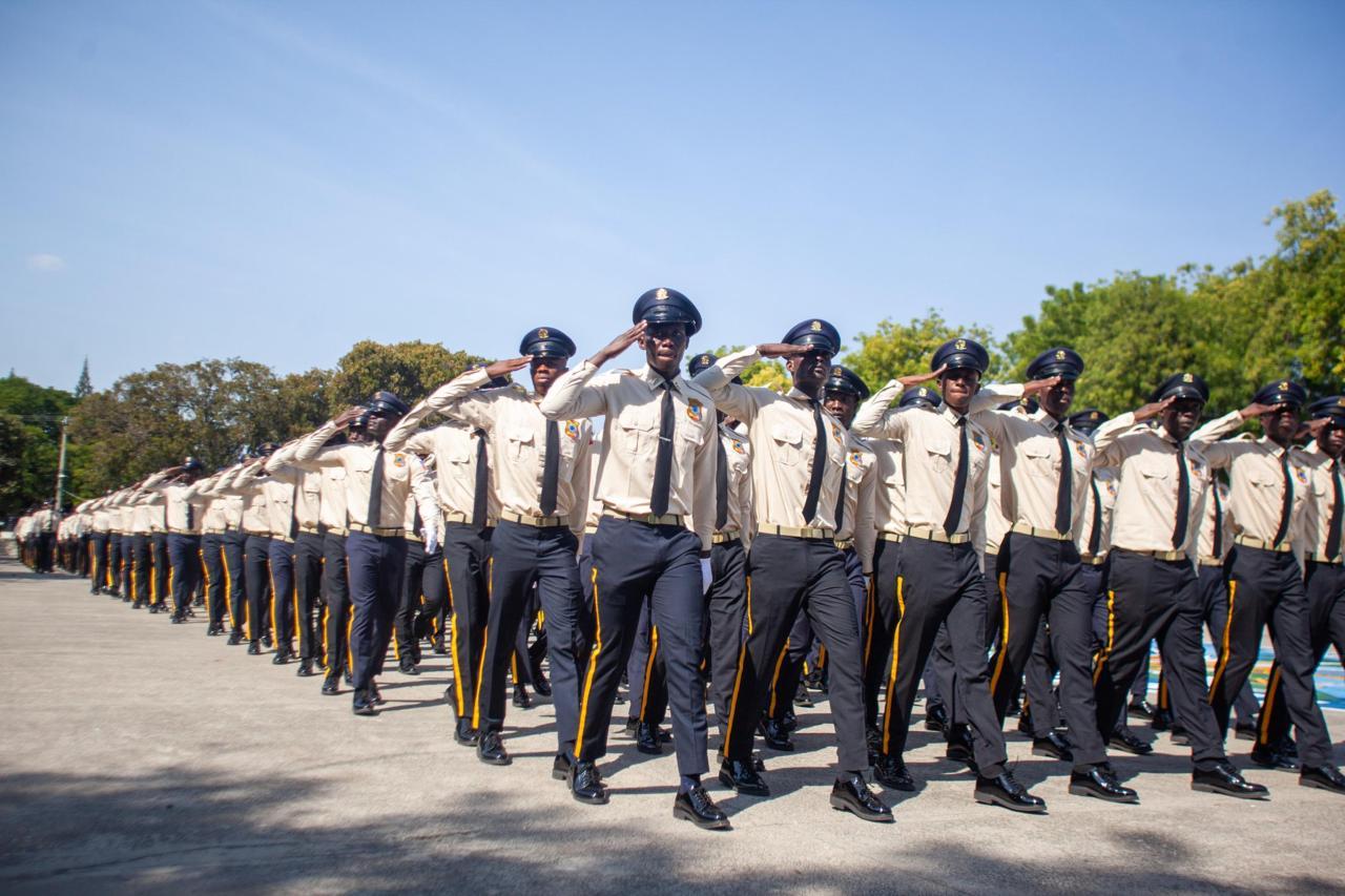 739 Haitian police trained by Kenyan officers graduate