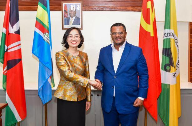 Chinese envoy to Kenya pays UDA's SG Omar a courtesy visit