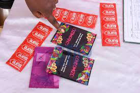 Siaya: Students scramble for HIV kits during condoms day celebration