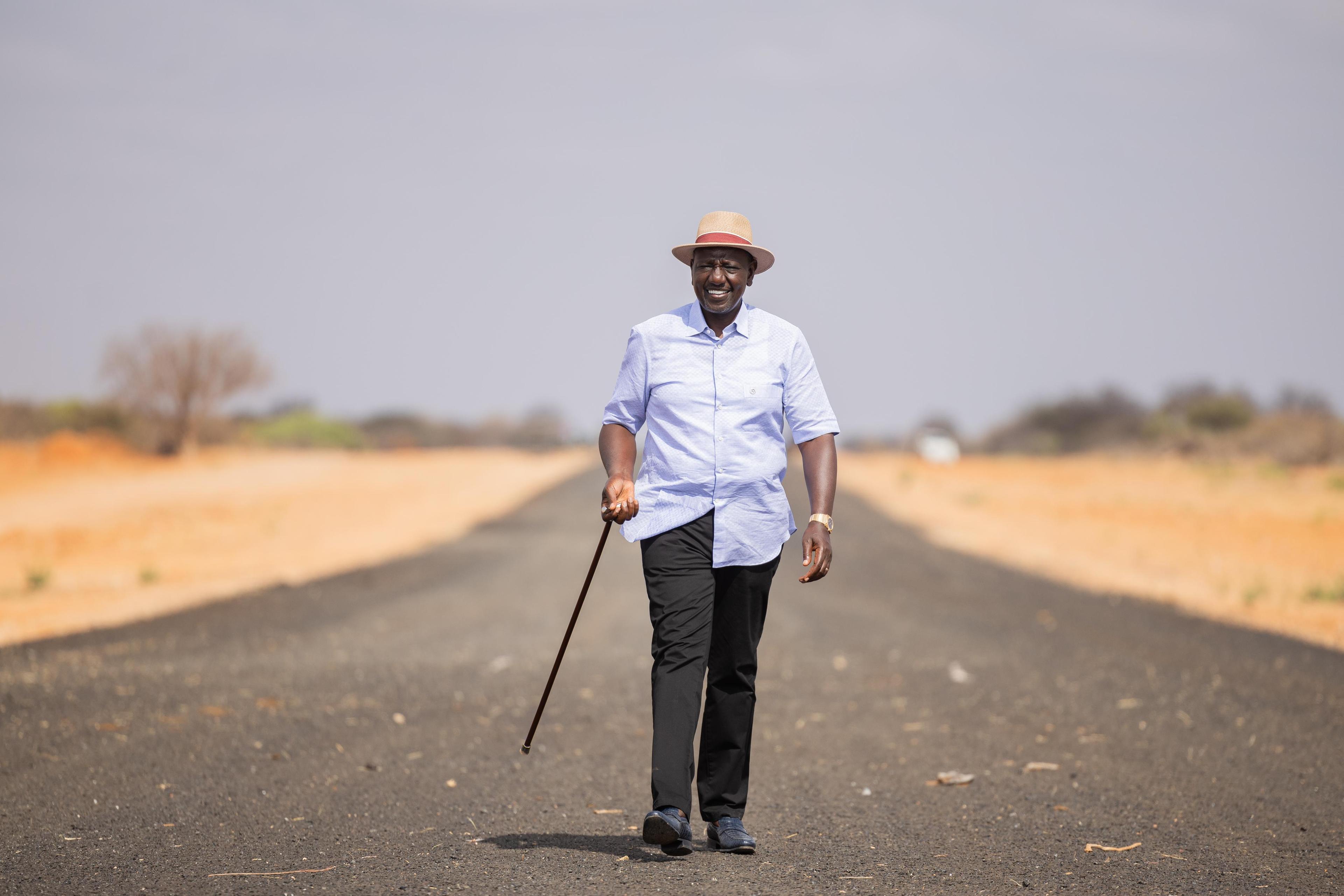 [PHOTOS] Ruto inspects Lamu-Ijara-Garissa Road