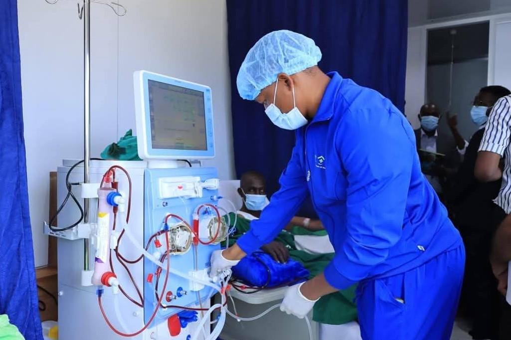 Governor Kang'ata unveils mobile dialysis unit