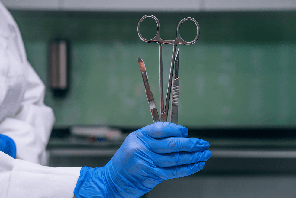 Battle for the uterus: Who should hold the scalpel?