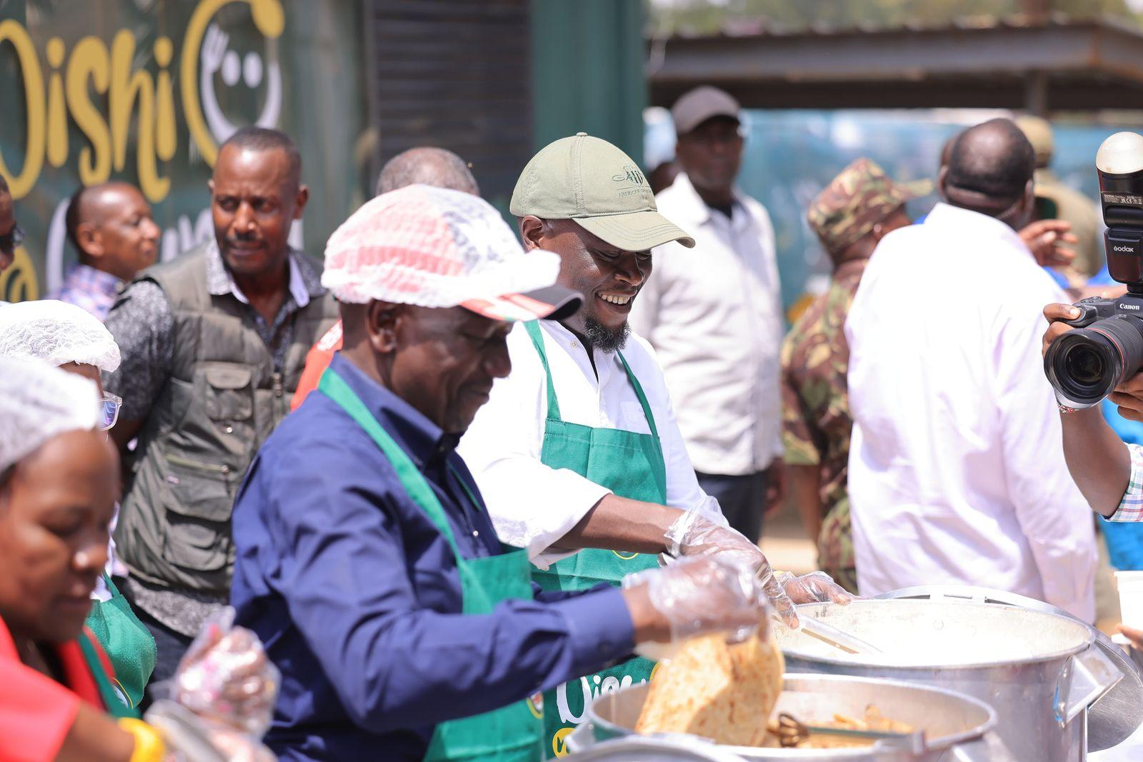 Toi, Anyany primary pupils enjoy chapati treat from Ruto and Sakaja