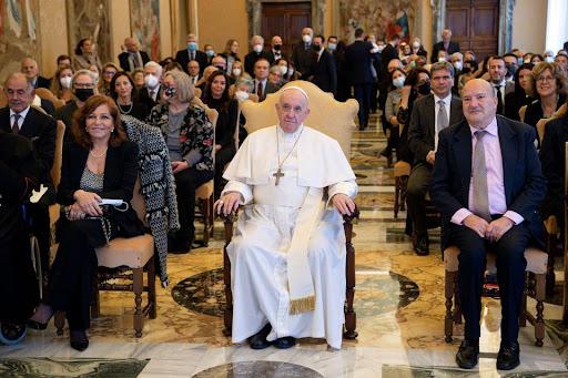 Pope thanks journalists for exposing Church sex scandals