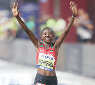 Chepng'etich sets new world record with a sub-2:10 display in Chicago