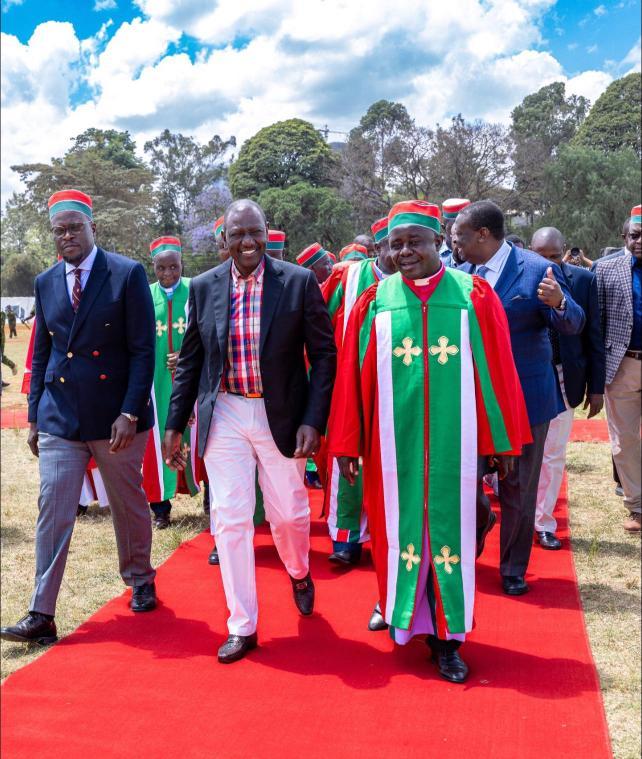 [PHOTOS] Ruto attends service at African Divine