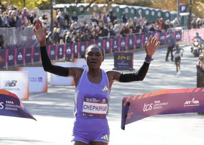 Ruto celebrates Sheila Chepkirui for winning gold medal