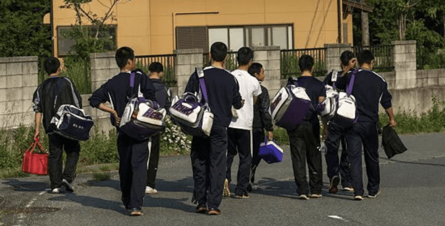 Never been kissed - Japan's teen boys losing out on love