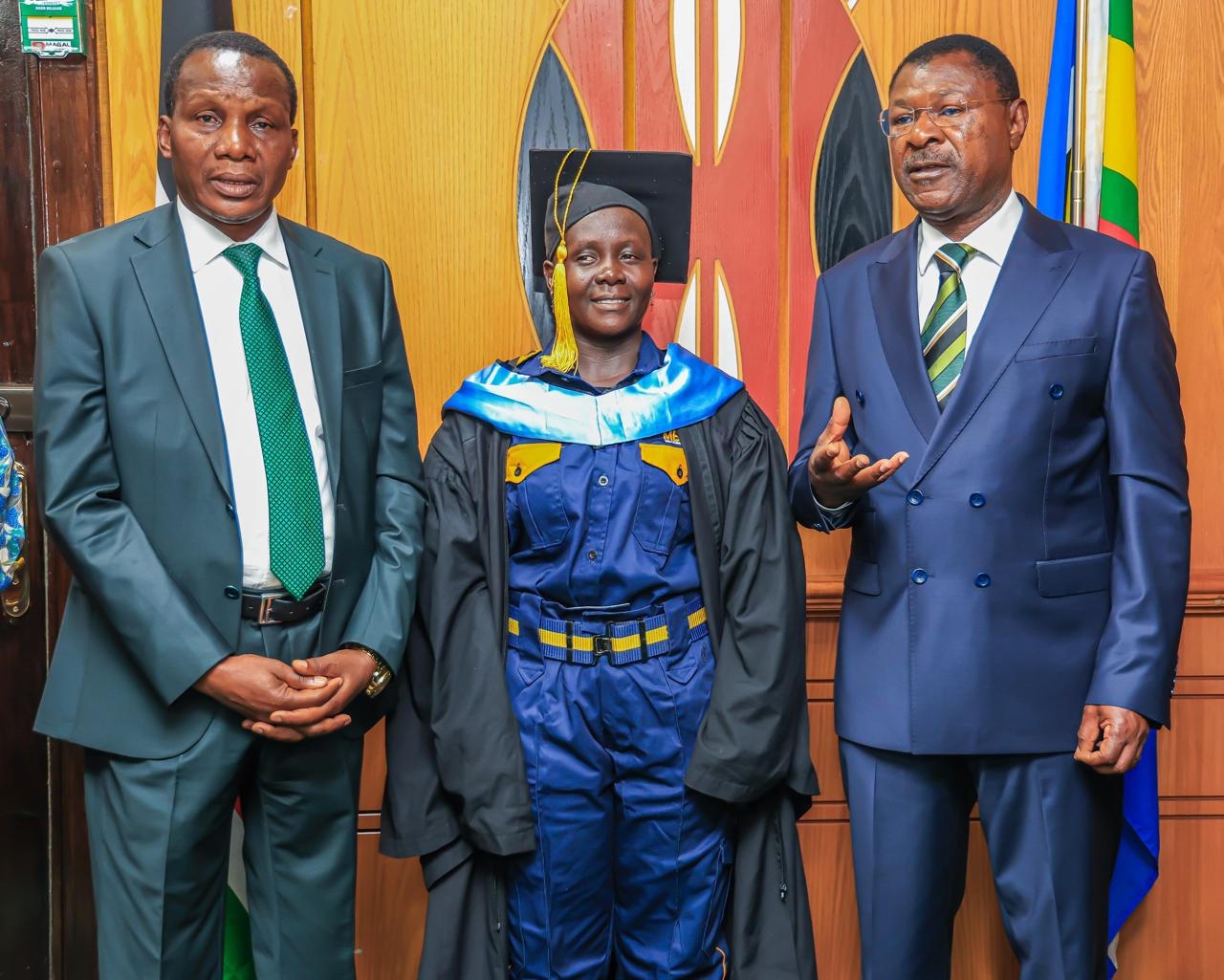 Wetangúla hails Bungoma security guard on her graduation