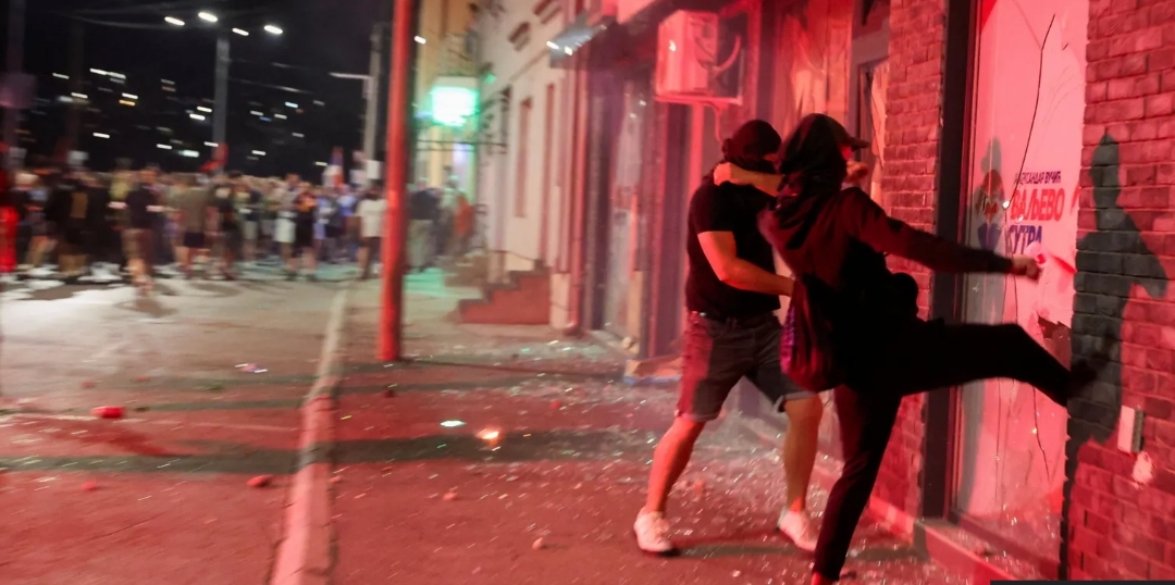 Serbia ruling party offices set on fire in demos